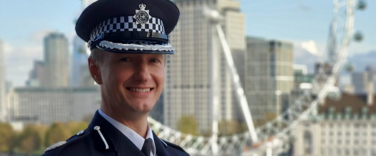 Cdr Gordon with London Eye in background