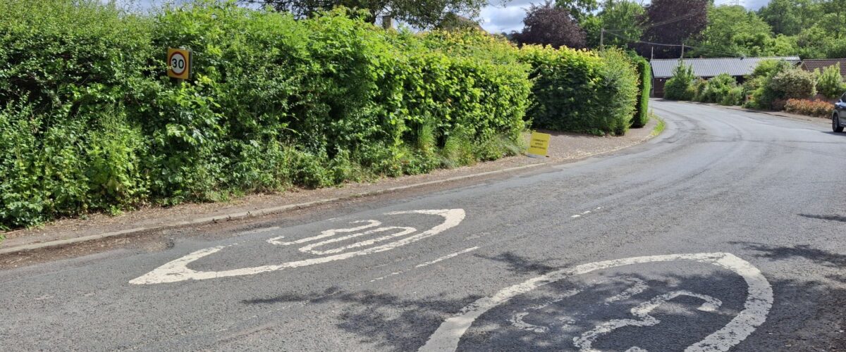 30mph signs on road in Herefordshire