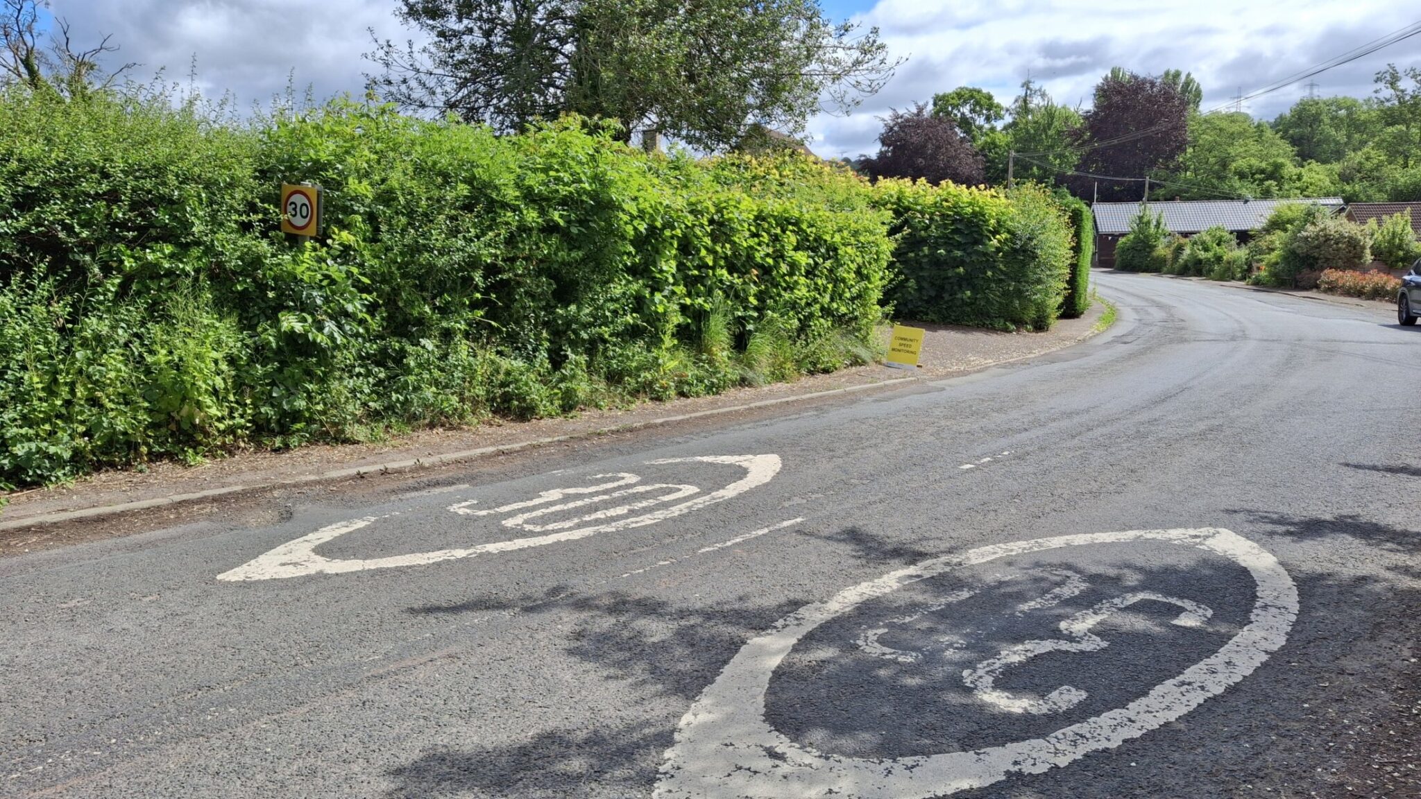 30mph signs on road in Herefordshire